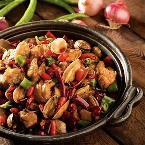 Wok Fried Clams and Chicken with Chili 尖椒花甲爆爆鸡